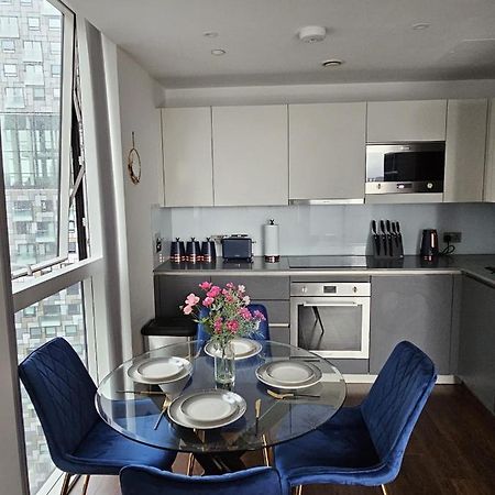 2 Bed Luxurious Apartments Canary Wharf Londra Dış mekan fotoğraf