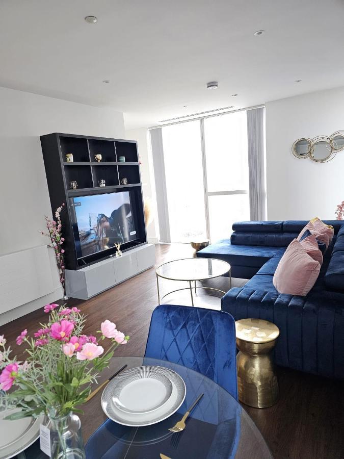 2 Bed Luxurious Apartments Canary Wharf Londra Dış mekan fotoğraf