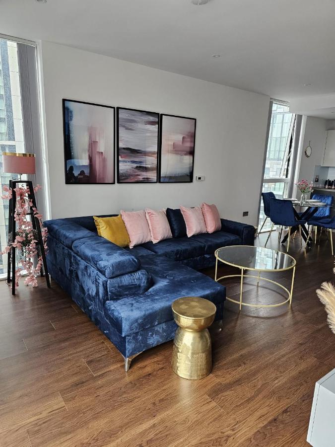 2 Bed Luxurious Apartments Canary Wharf Londra Dış mekan fotoğraf